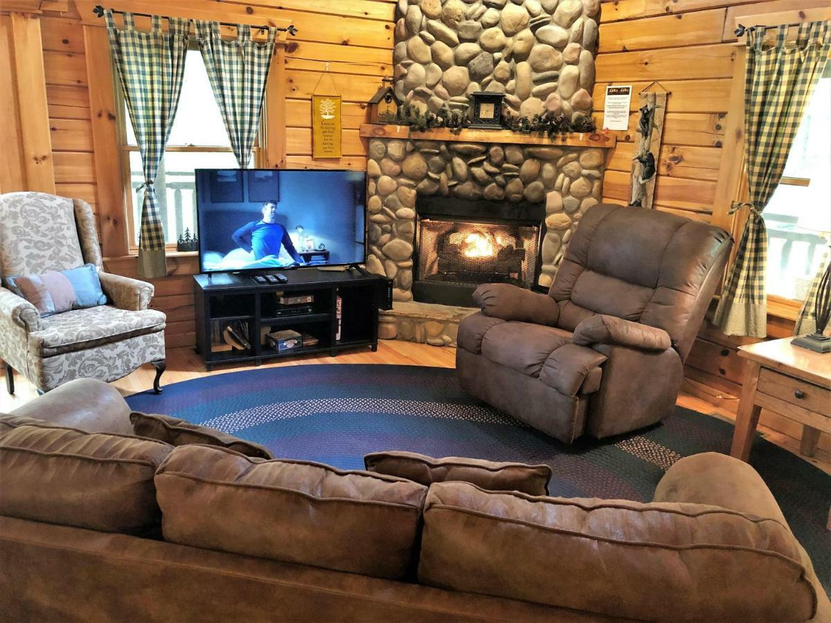 Bear Pleasures Cabin Villa Гетлинбург Екстериор снимка