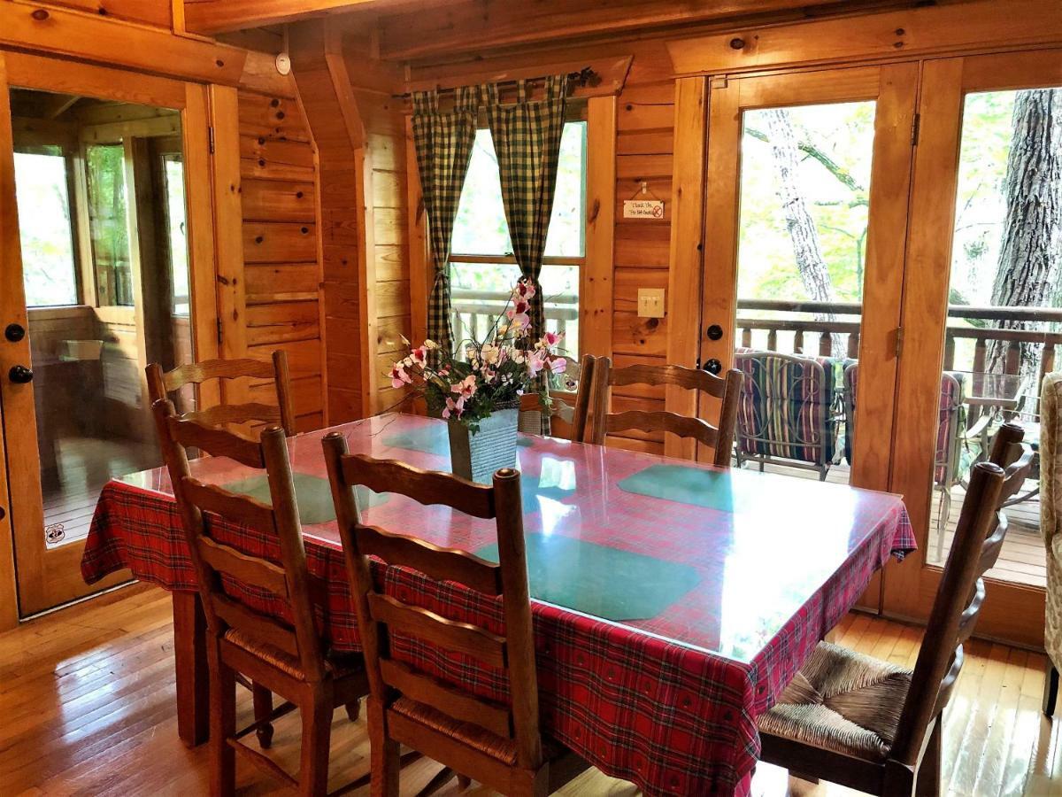 Bear Pleasures Cabin Villa Гетлинбург Екстериор снимка
